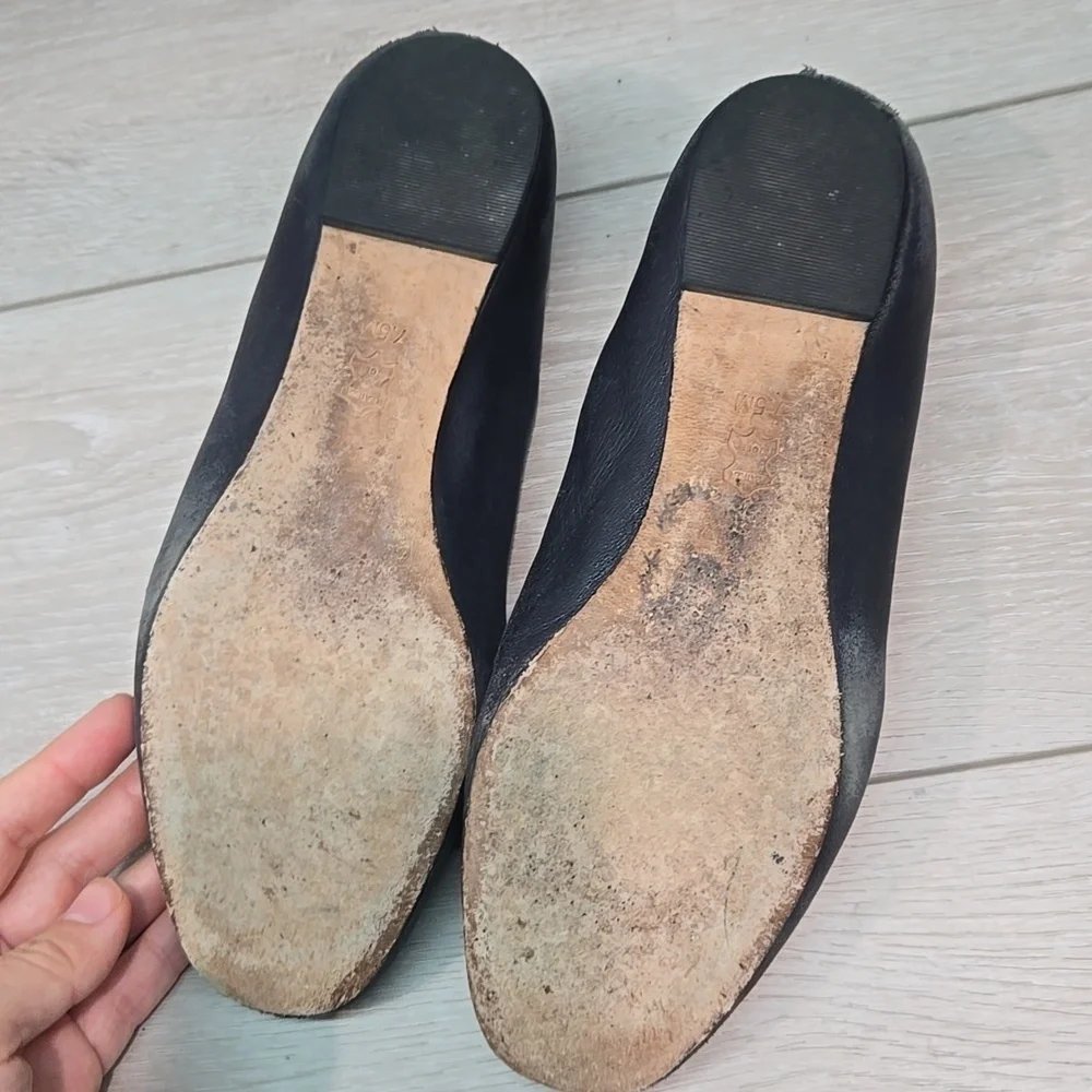 Tory Burch Women Elegant Flats with Gold Accent Logo Ballet Shoes Sz 7.5M